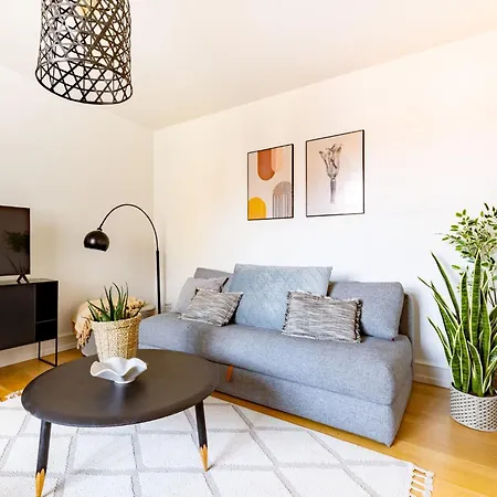 Sanders Shield 2 - 3 Bedroom With Balcony Lejlighed