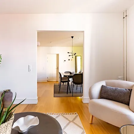 Sanders Shield 2 - 3 Bedroom With Balcony *