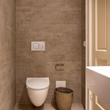 Sanders Shield 2 - 3 Bedroom With Balcony Lejlighed København