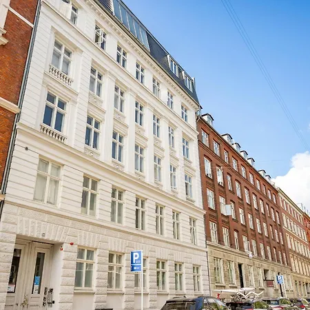Sanders Shield 2 - 3 Bedroom With Balcony * Copenaghen