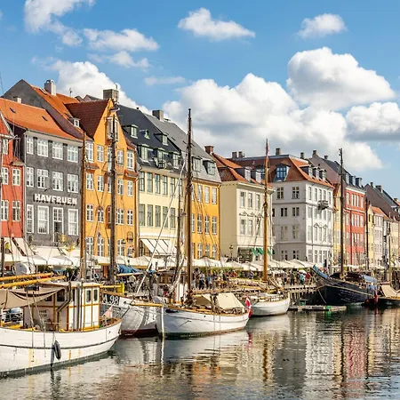 Sanders Shield 2 - 3 Bedroom With Balcony Lejlighed *