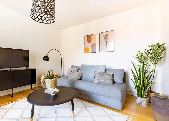 Shield 3 - 3 Bedroom With Balcony In Appartement