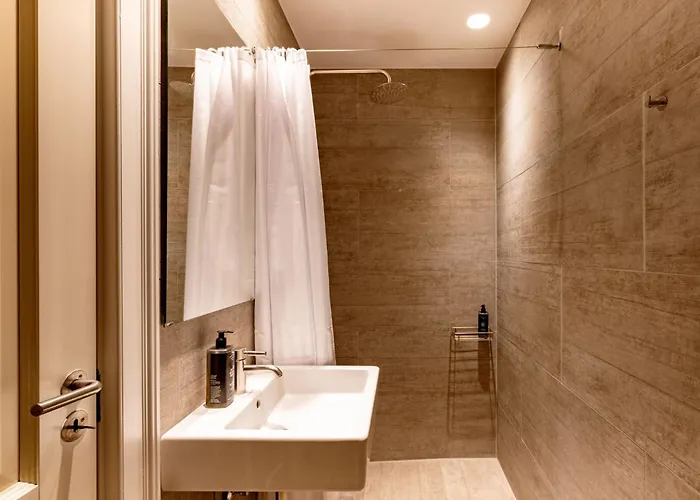 Shield 3 - 3 Bedroom With Balcony In דירה