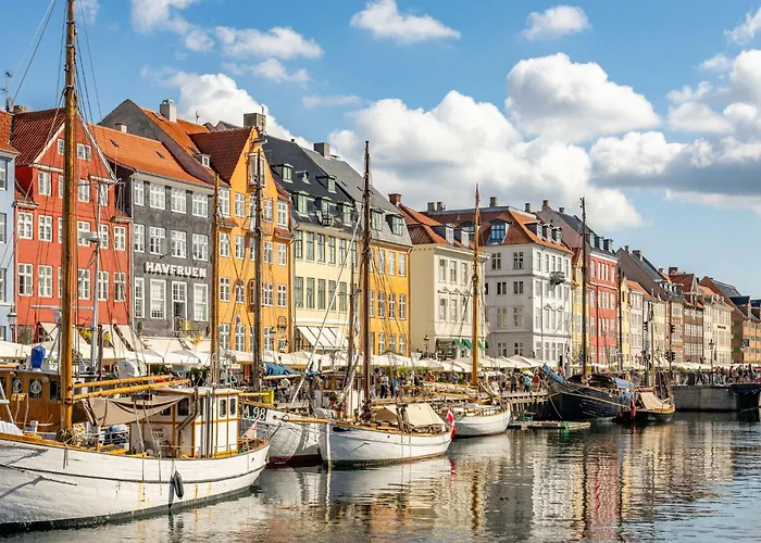 Shield 3 - 3 Bedroom With Balcony In דירה *