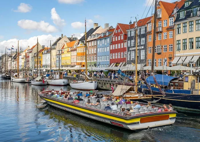 Shield 3 - 3 Bedroom With Balcony In דירה *