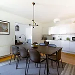 Shield 3 - 3 Bedroom With Balcony In Apartment Kopenhagen