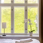 Shield 3 - 3 Bedroom With Balcony In Apartment *